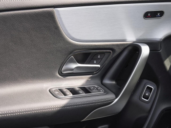 Mercedes-Benz CLA 250 e SB AMG Night Distronic Panorama AHK