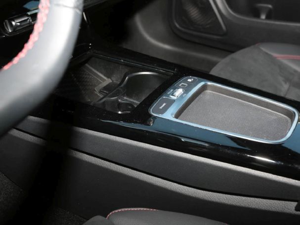 Mercedes-Benz CLA 250 e SB AMG MBUX Navi-Prem. LED Kamera Mercedes-Benz CLA 250 e SB AMG MBUX Navi-Prem. LED Kamera