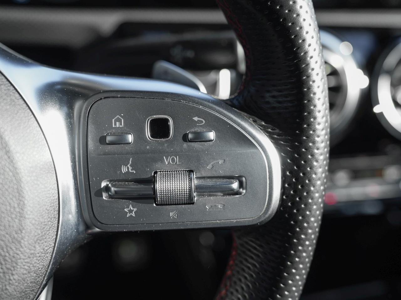 Mercedes-Benz CLA 250 e SB AMG Night Navi Panorama Kamera AHK