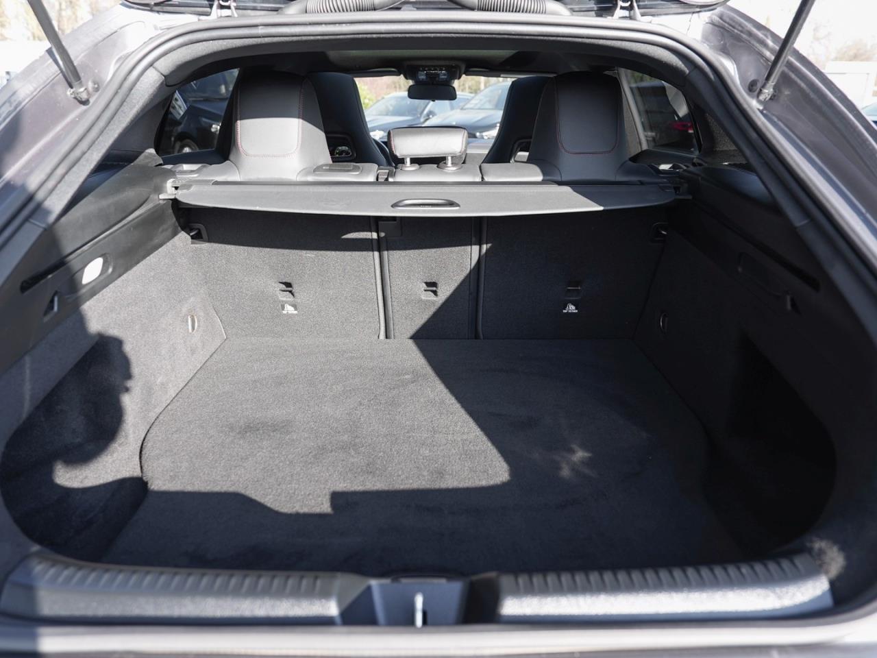 Mercedes-Benz CLA 250 e SB AMG Night Navi Panorama Kamera AHK