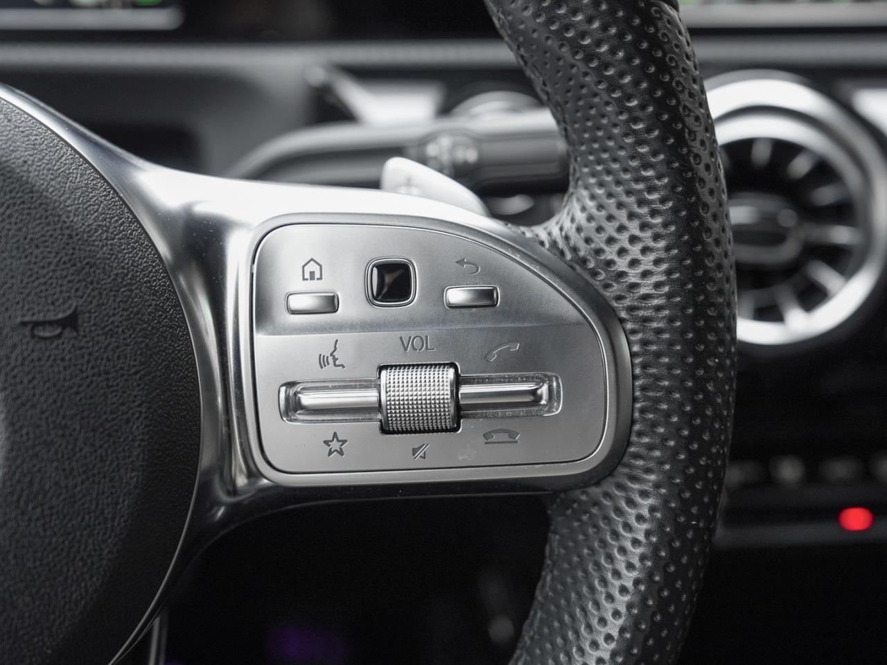 Mercedes-Benz CLA 250 e SB AMG Night Navi Panorama Kamera