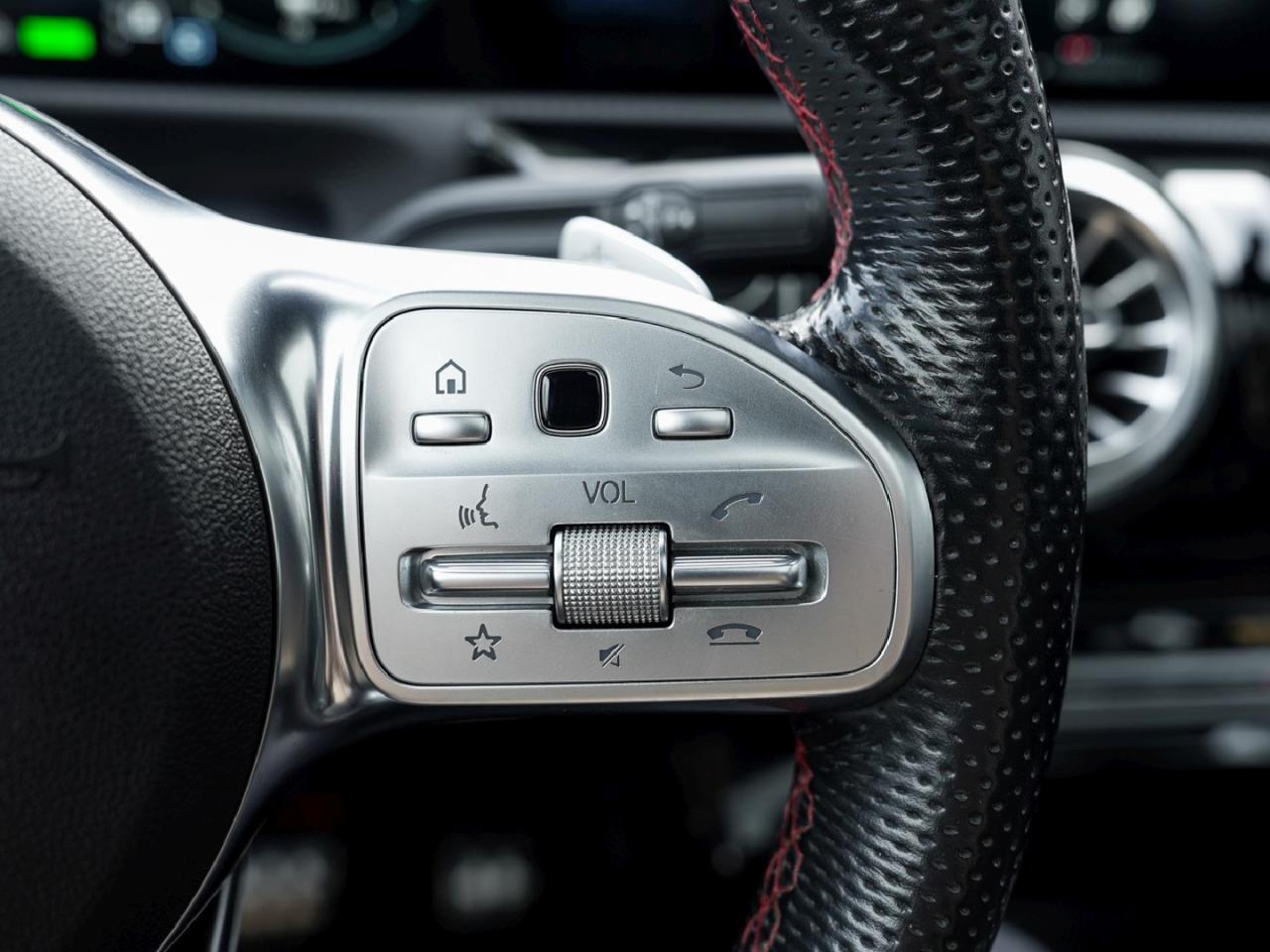 Mercedes-Benz CLA 250 e SB AMG Distronic Panorama Kamera AHK