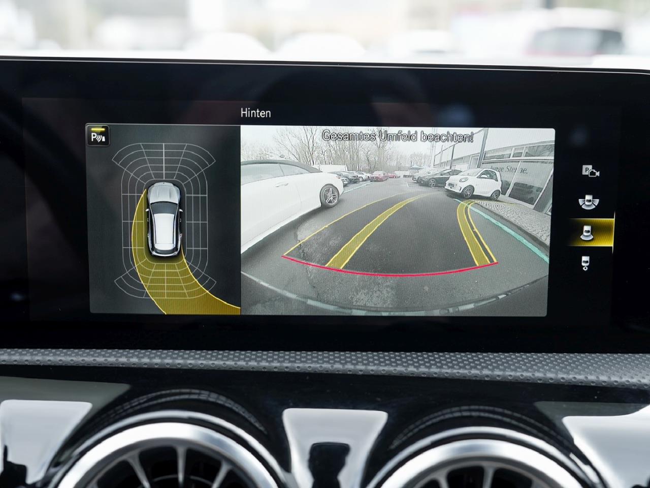 Mercedes-Benz CLA 250 e SB AMG Distronic Panorama Kamera AHK