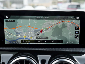 Mercedes-Benz CLA 250 e SB AMG Distronic Panorama Kamera AHK