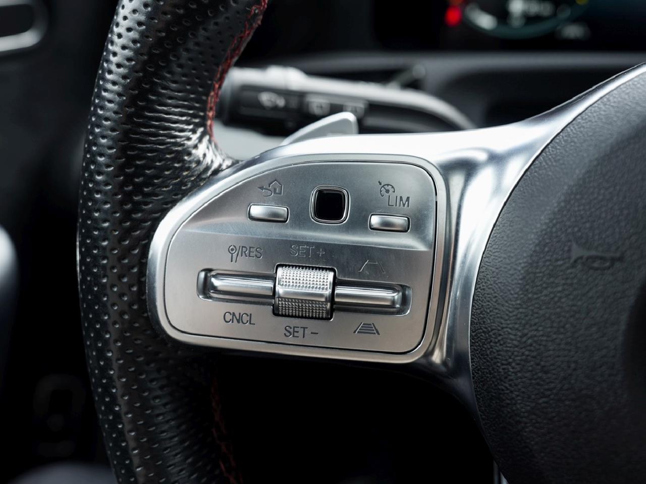 Mercedes-Benz CLA 250 e SB AMG Distronic Panorama Kamera AHK