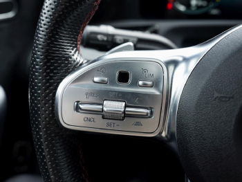 Mercedes-Benz CLA 250 e SB AMG Distronic Panorama Kamera AHK