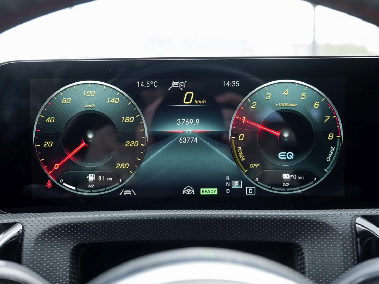 Mercedes-Benz CLA 250 e SB AMG Distronic Panorama Kamera AHK