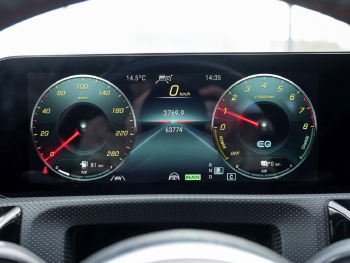 Mercedes-Benz CLA 250 e SB AMG Distronic Panorama Kamera AHK