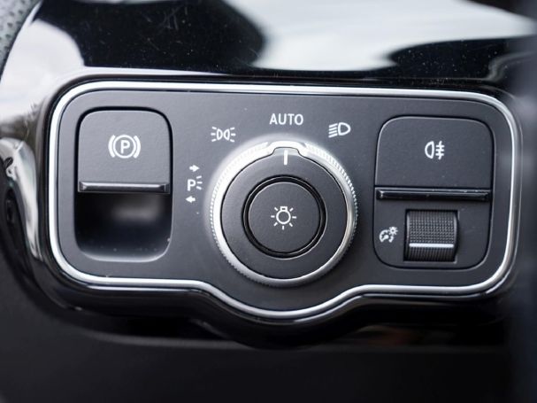 Mercedes-Benz CLA 250 e SB AMG Distronic Panorama Kamera AHK