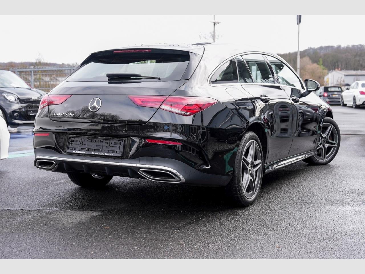 Mercedes-Benz CLA 250 e SB AMG Distronic Panorama Kamera AHK