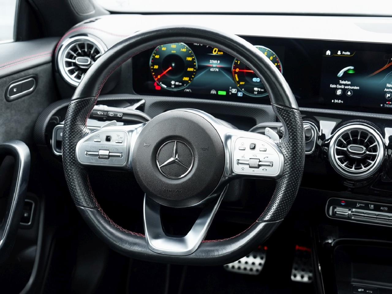 Mercedes-Benz CLA 250 e SB AMG Distronic Panorama Kamera AHK