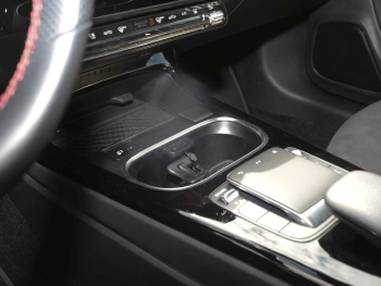 Mercedes-Benz CLA 250 e SB AMG Night Distronic Panorama Kamera