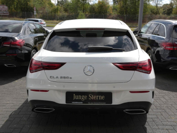 Mercedes-Benz CLA 250 e SB AMG Night Distronic Panorama Kamera