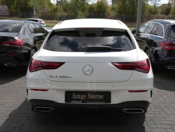 Mercedes-Benz CLA 250 e SB AMG Night Distronic Panorama Kamera