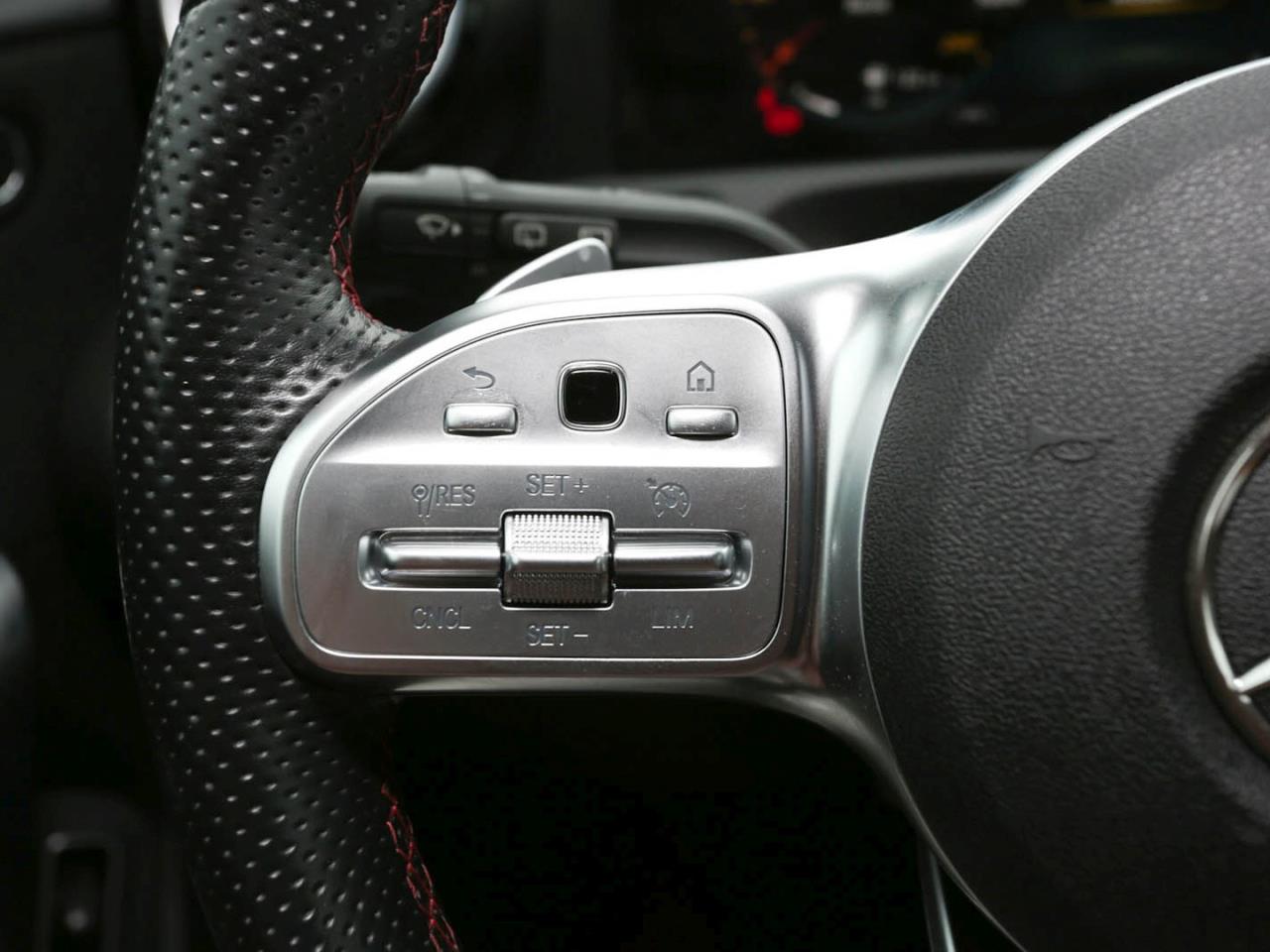 Mercedes-Benz CLA 250 e SB AMG Night MBUX Panorama AHK Kamera