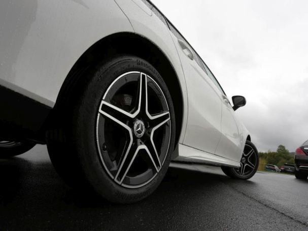 Mercedes-Benz CLA 250 e SB AMG Night MBUX Panorama AHK Kamera