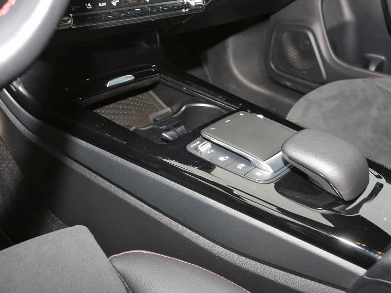 Mercedes-Benz CLA 250 e SB AMG MBUXNavi+ Kamera EasyPack