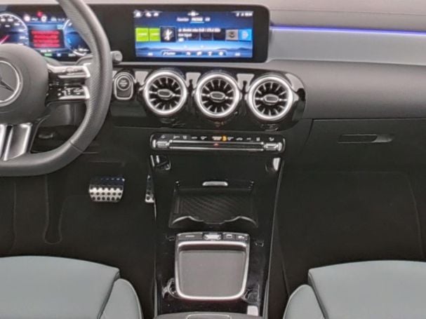 Mercedes-Benz CLA 250 e SB AMG Distronic Memory EasyP 360° AHK Mercedes-Benz CLA 250 e SB AMG Distronic Memory EasyP 360° AHK