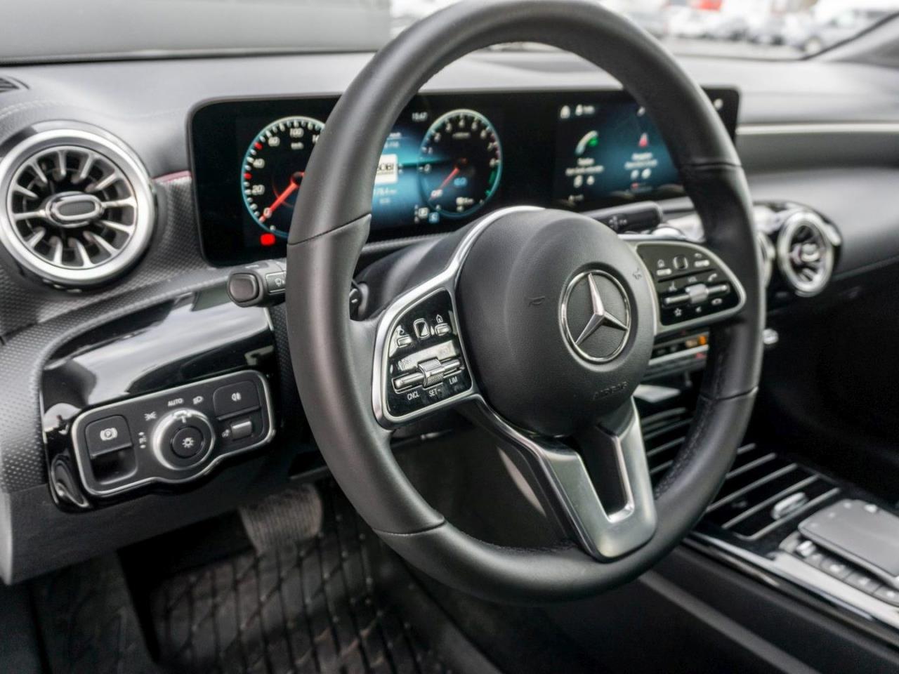 Mercedes-Benz CLA 250 e SB Progressive AHK Panorama Navi Kamera