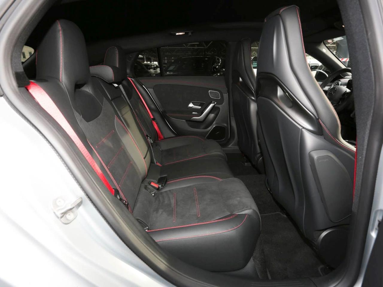 Mercedes-Benz CLA 35 AMG 4M SB Night Panorama Performance Sitze