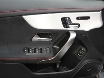 Mercedes-Benz CLA 35 AMG 4M SB Night Panorama Performance Sitze