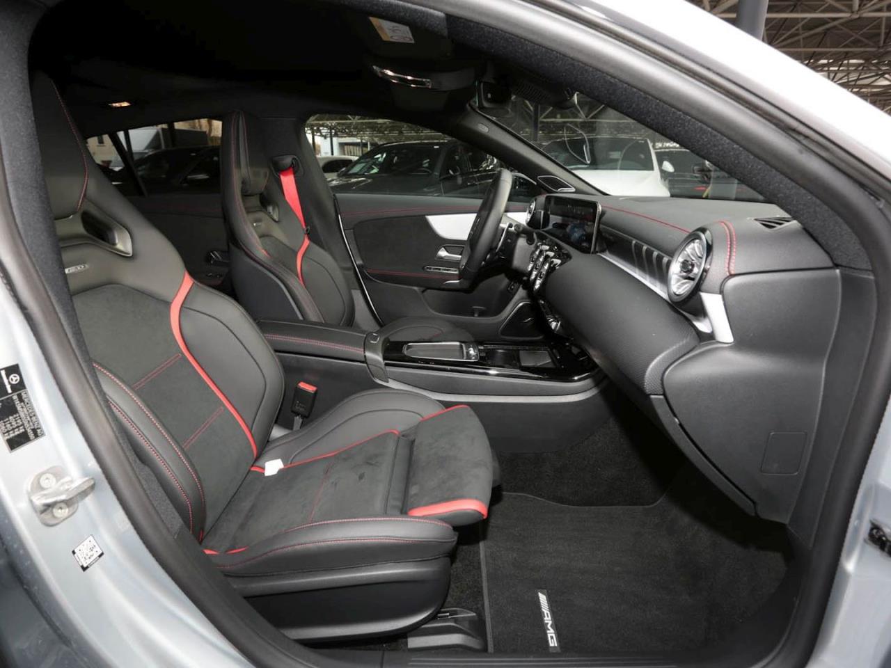 Mercedes-Benz CLA 35 AMG 4M SB Night Panorama Performance Sitze