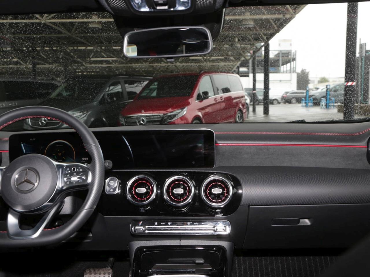 Mercedes-Benz CLA 35 AMG 4M SB MBUX High-End Panorama Kamera