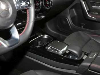Mercedes-Benz CLA 35 AMG 4M SB MBUX High-End Panorama Kamera