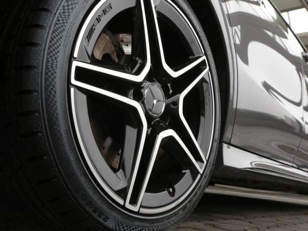 Mercedes-Benz CLA 35 AMG 4M SB MBUX High-End Panorama Kamera