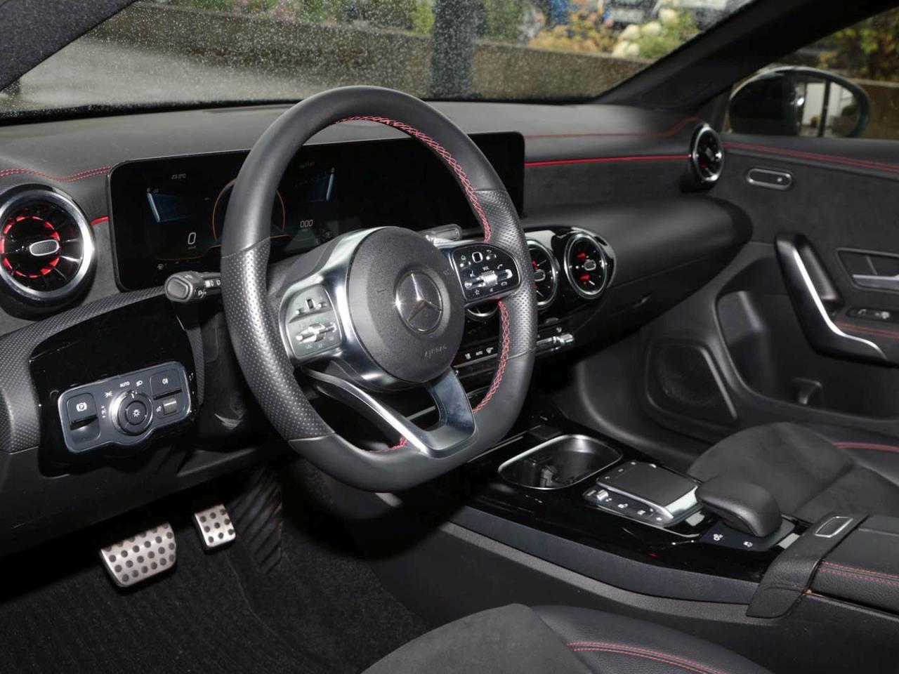 Mercedes-Benz CLA 35 AMG 4M SB MBUX High-End Panorama Kamera