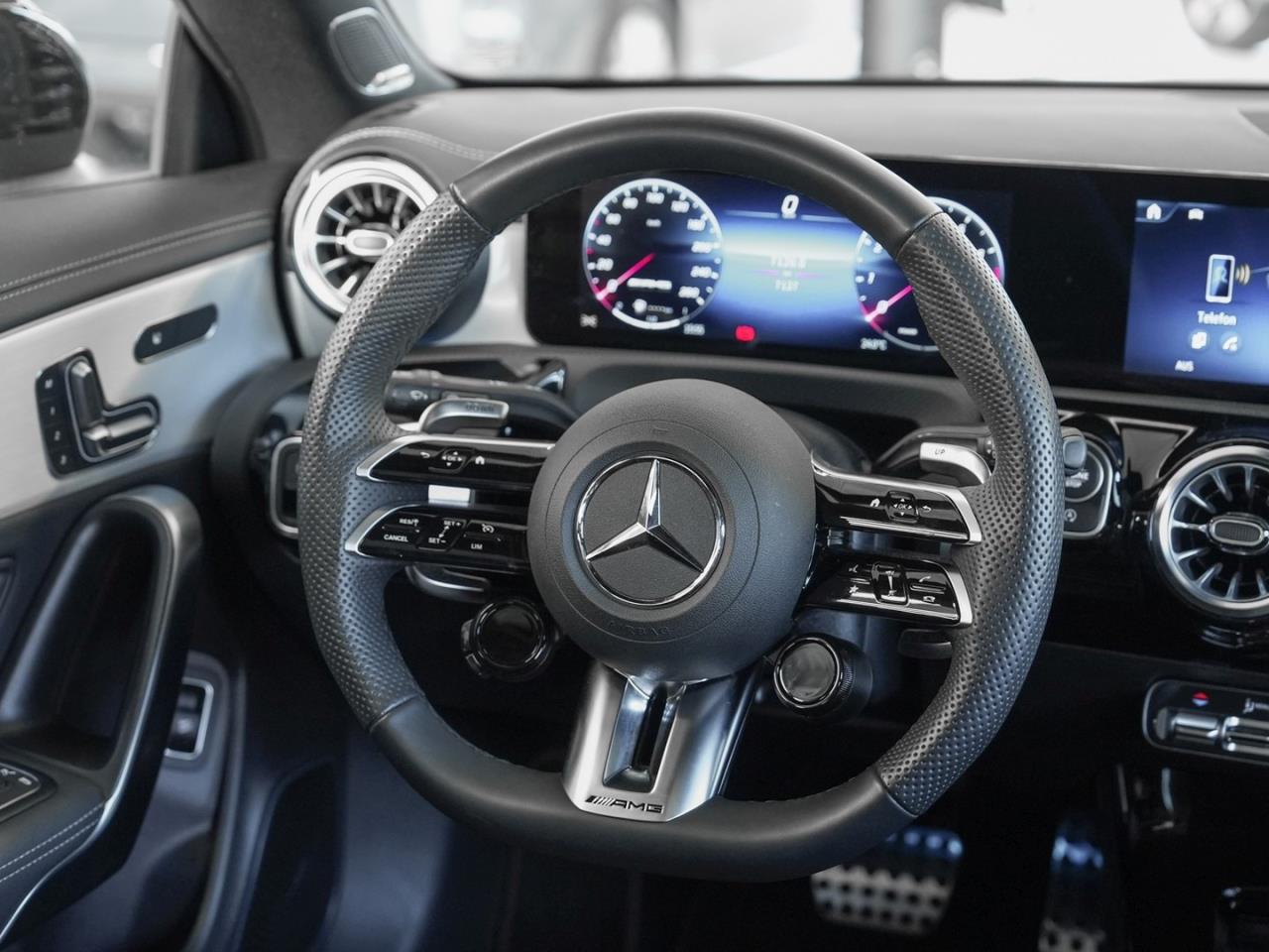 Mercedes-Benz CLA 35 AMG 4M SB Night Panorama 360° Burmester