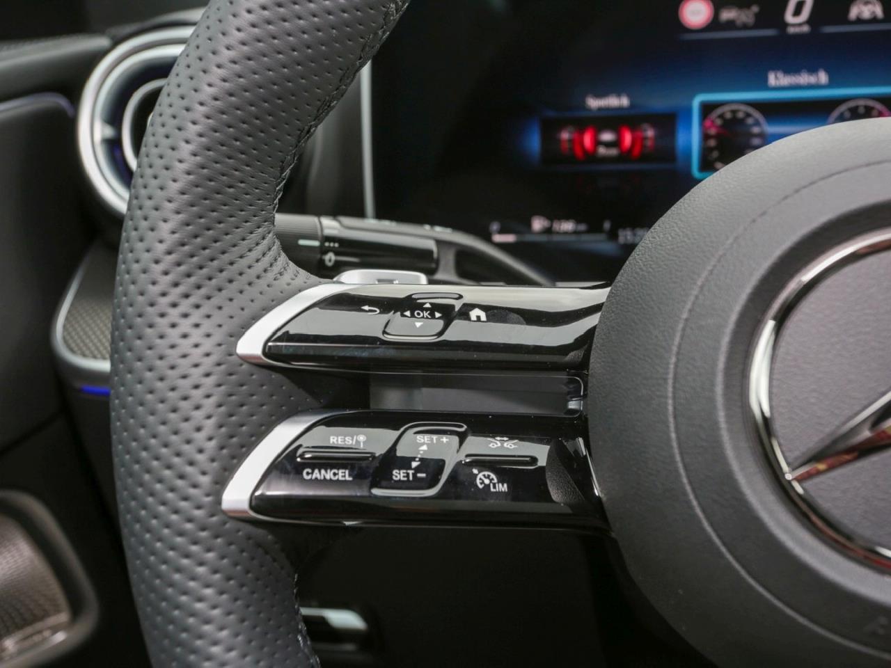 Mercedes-Benz CLE 220 d Coupé AMG MBUX Panorama Distronic 360°