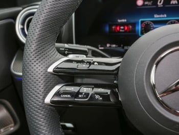 Mercedes-Benz CLE 220 d Coupé AMG MBUX Panorama Distronic 360°