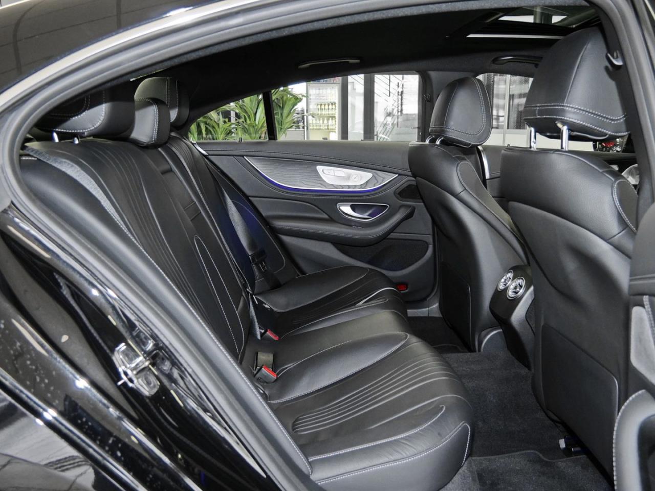 Mercedes-Benz CLS 300 d 4M AMG Distronic AHK SHZ-Fond HUD