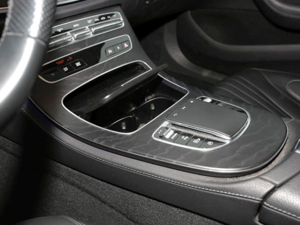 Mercedes-Benz CLS 300 d 4M AMG Distronic AHK SHZ-Fond HUD