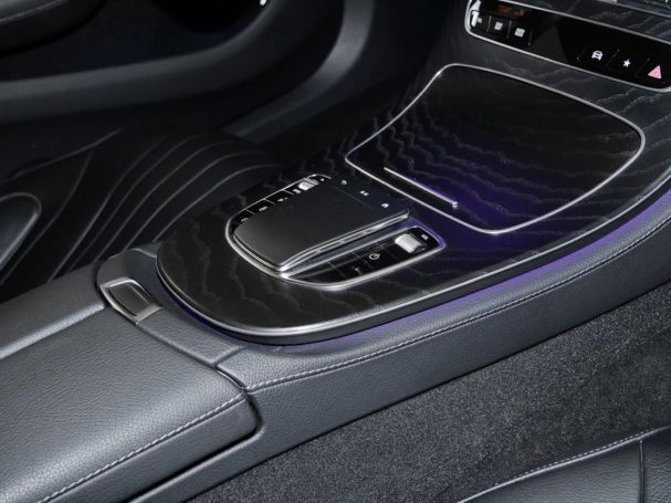 Mercedes-Benz CLS 300 d 4M AMG Distronic AHK SHZ-Fond HUD