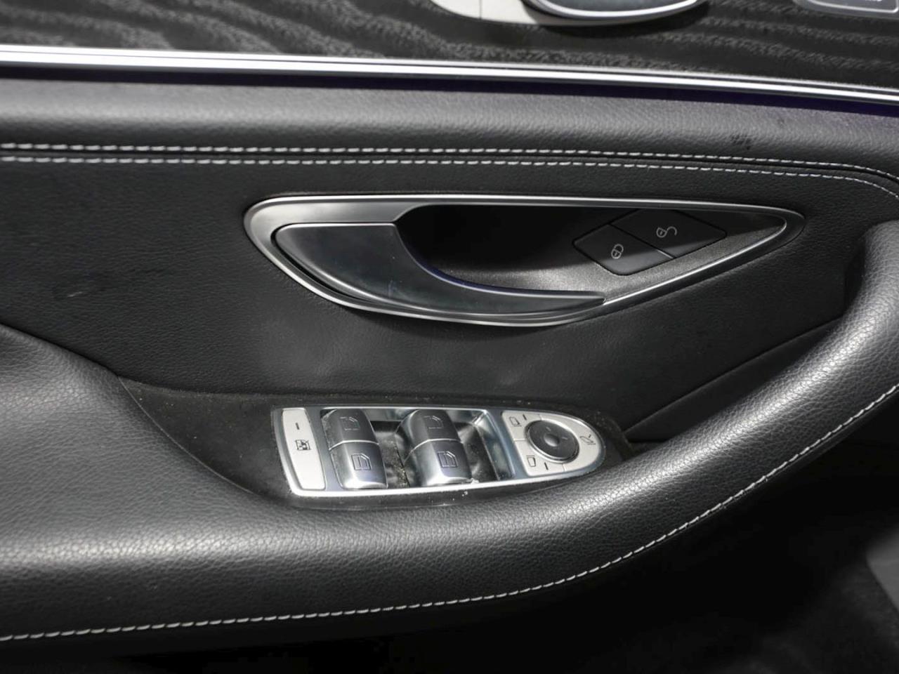 Mercedes-Benz CLS 300 d 4M AMG Distronic AHK SHZ-Fond HUD