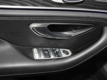 Mercedes-Benz CLS 300 d 4M AMG Distronic AHK SHZ-Fond HUD