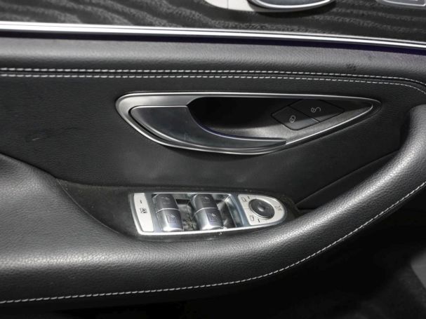 Mercedes-Benz CLS 300 d 4M AMG Distronic AHK SHZ-Fond HUD