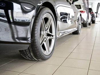 Mercedes-Benz CLS 300 d 4M AMG Distronic AHK SHZ-Fond HUD