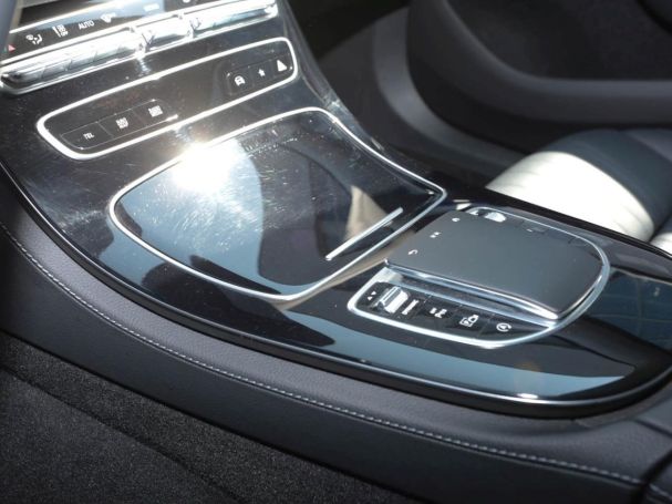Mercedes-Benz CLS 300 d 4M Avantgarde MBUX Navi Burmester Kamera Mercedes-Benz CLS 300 d 4M Avantgarde MBUX Navi Burmester Kamera