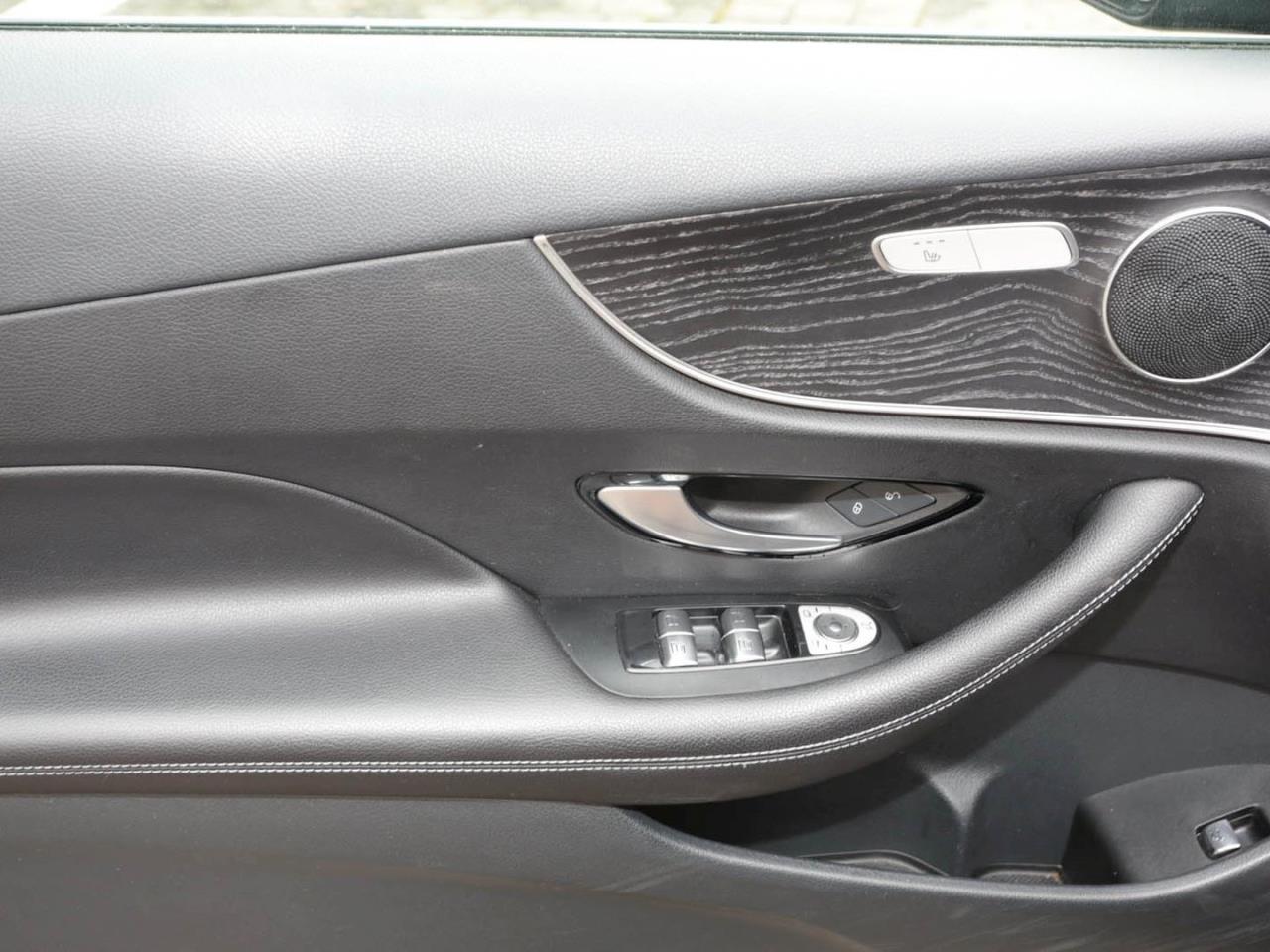 Mercedes-Benz E 200 Coupé Avantgarde Park-P Sitzheizung Kamera