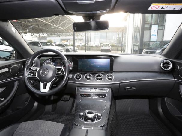Mercedes-Benz E 200 Coupé Avantgarde Park-P Sitzheizung Kamera