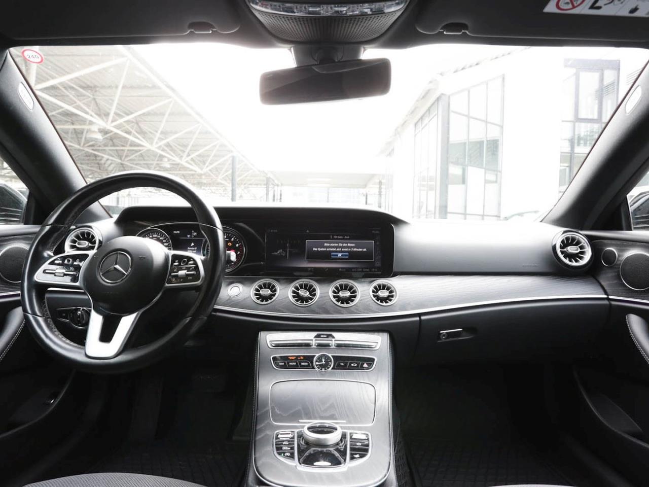 Mercedes-Benz E 200 Coupé Avantgarde Park-P Sitzheizung Kamera