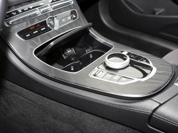 Mercedes-Benz E 200 Coupé Avantgarde Park-P Sitzheizung Kamera