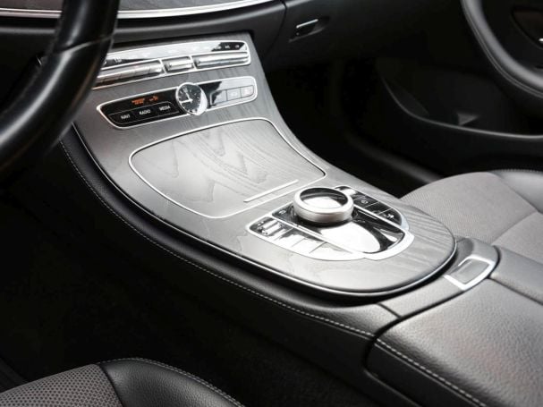 Mercedes-Benz E 200 Coupé Avantgarde Park-P Sitzheizung Kamera