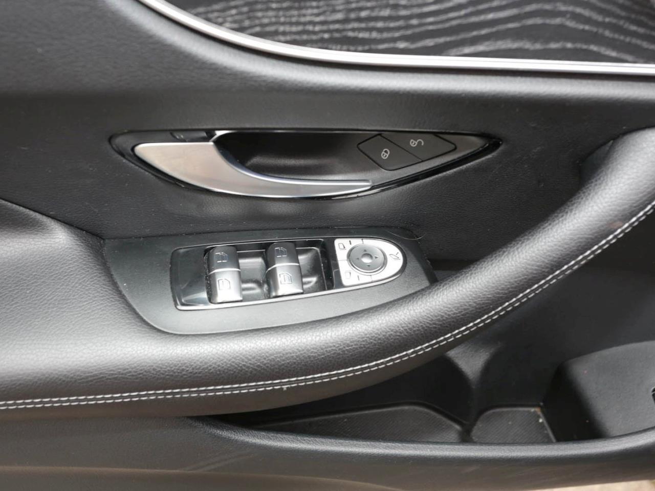 Mercedes-Benz E 200 Coupé Avantgarde Park-P Sitzheizung Kamera