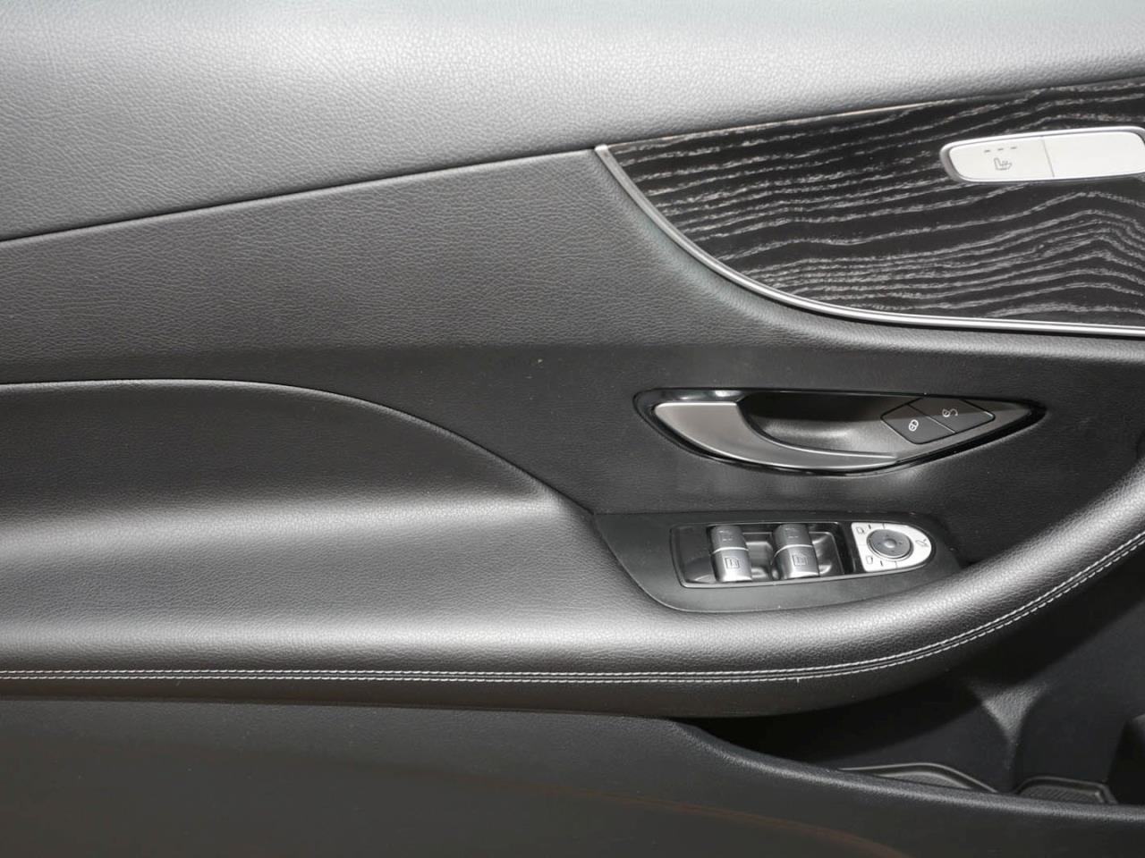 Mercedes-Benz E 200 Coupé Avantgarde Park-P Sitzheizung Kamera