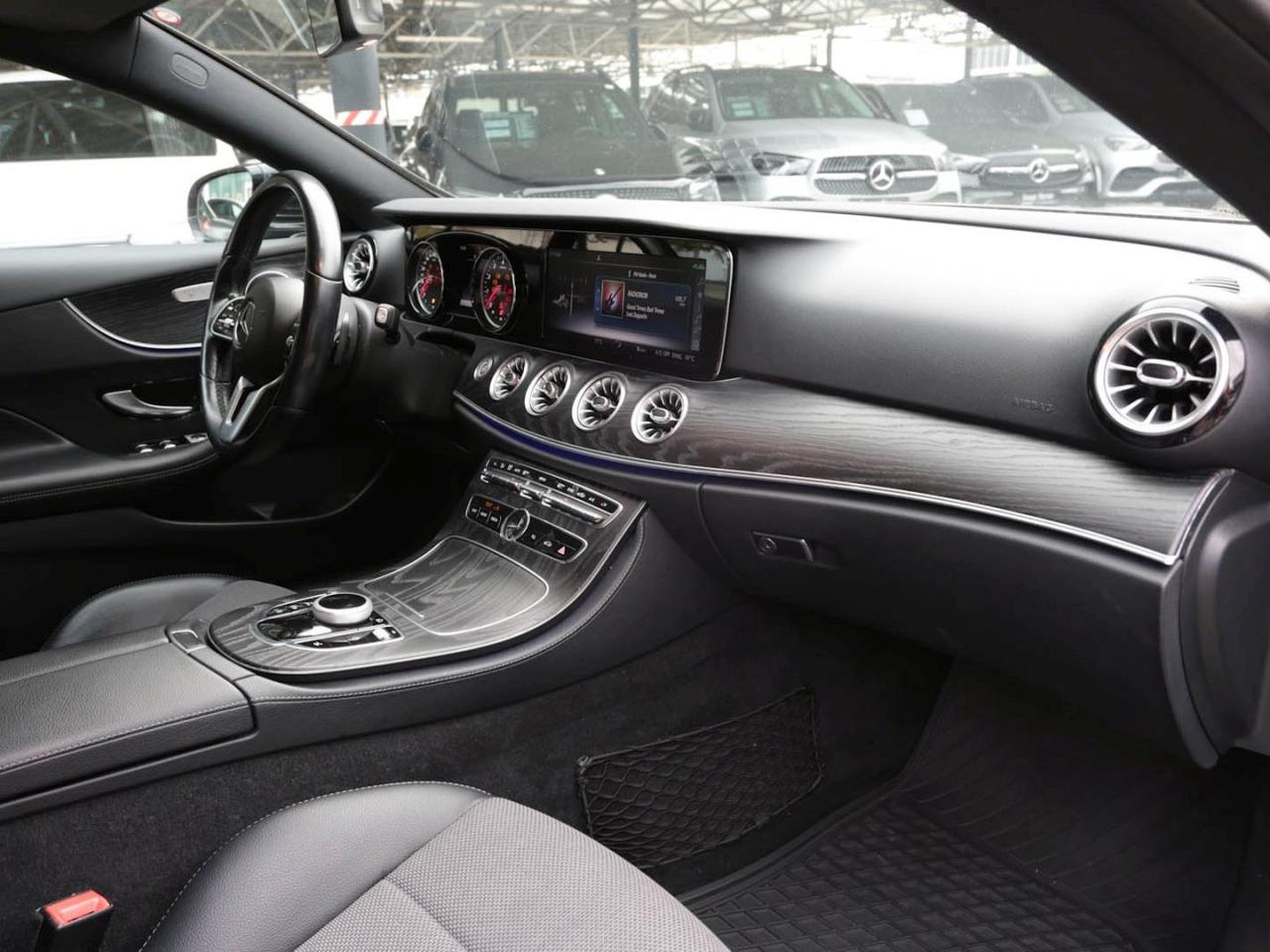 Mercedes-Benz E 200 Coupé Avantgarde Park-P Sitzheizung Kamera