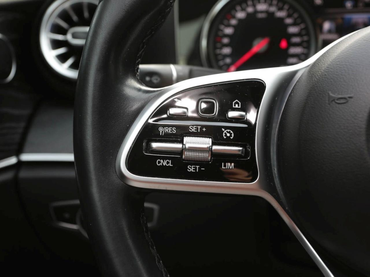 Mercedes-Benz E 200 Coupé Avantgarde Park-P Sitzheizung Kamera